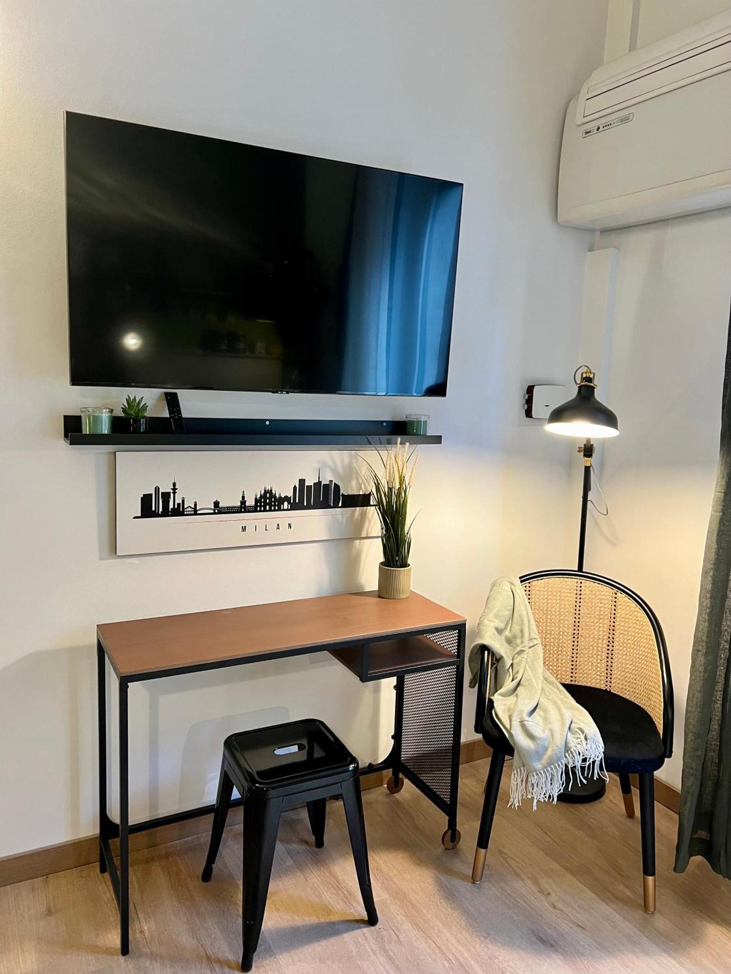La Bella Milano Charme Apartment 3 Km Away From Duomo/ Netflix & Wi-Fi Included Exterior photo